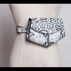 2N1 FANNY PACK(Clutch & Detachable Belt)